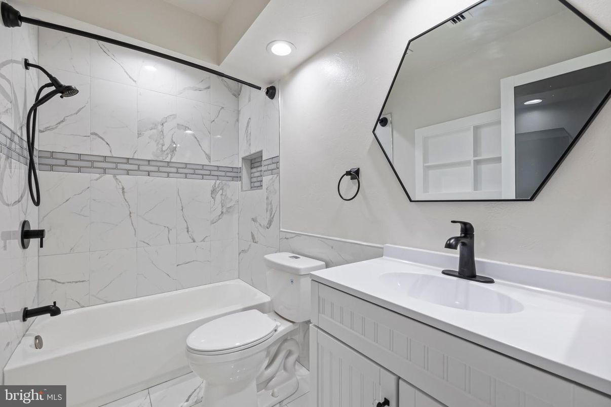 Bathroom, Interior, Marble Walls, Recessed Lighting
