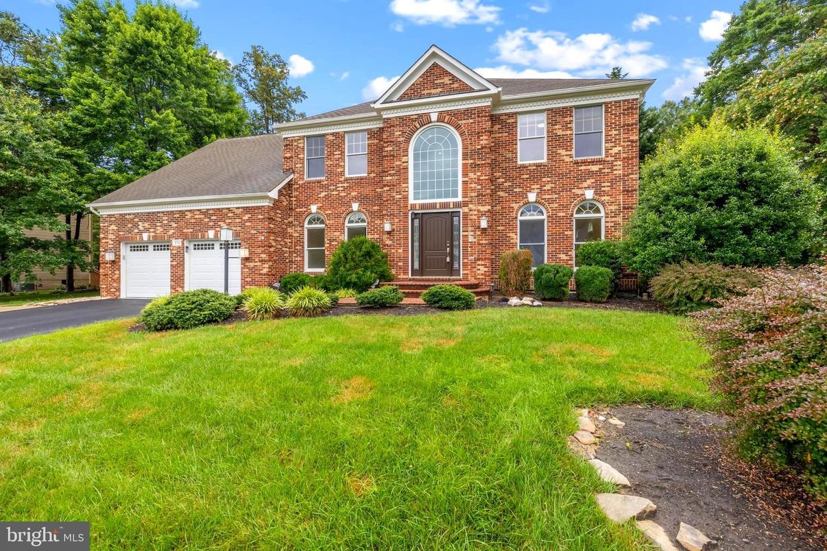 Attached, Exterior, Facade, Brick Facade, Brick Traditional