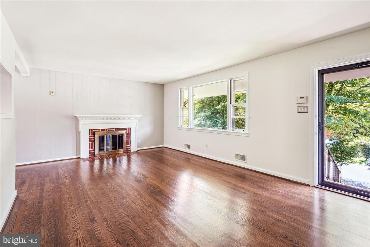 Empty room, Fireplace, Interior, Wood Texture Flooring
