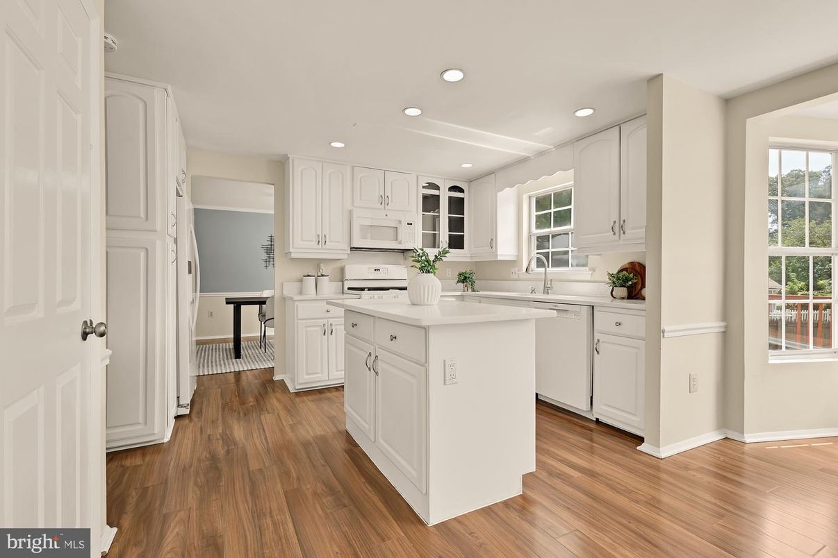 Interior, Kitchen, Recessed Lighting, Wood Texture Flooring