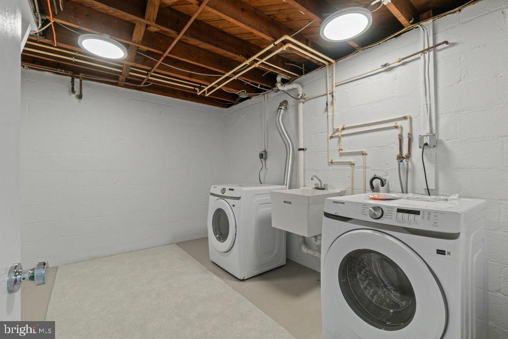 Interior, Washer, Wooden Beams, Wooden Ceilings