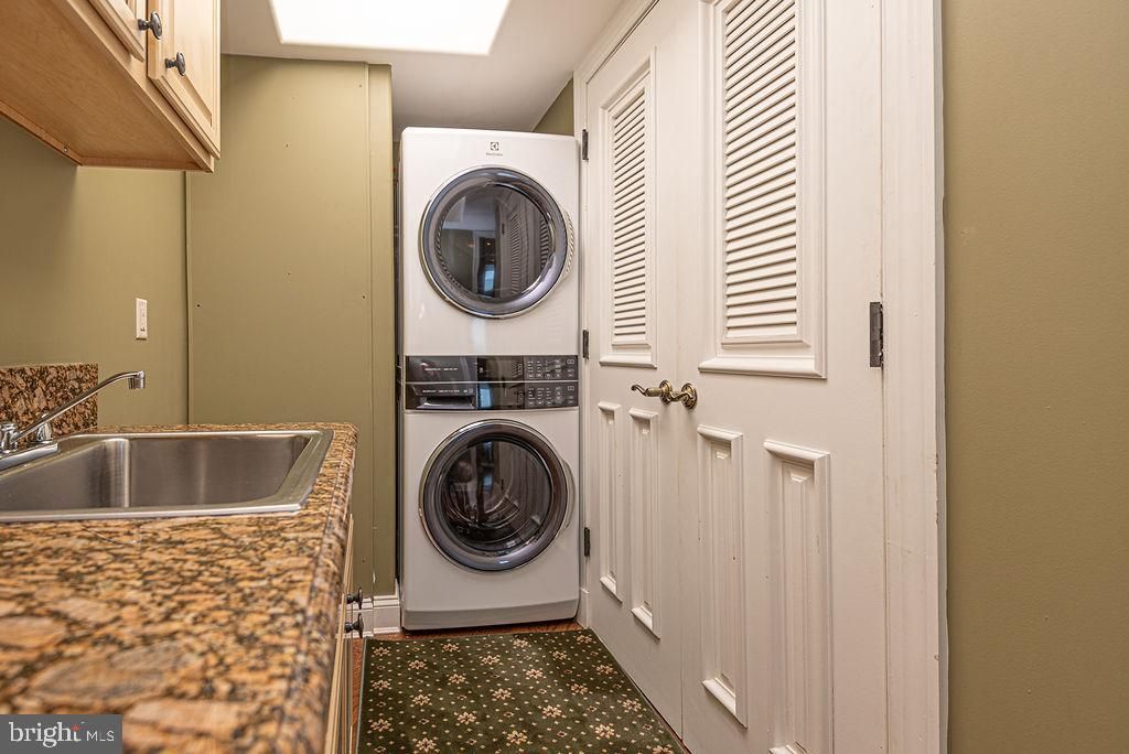 Interior, Utility Closets, Washer