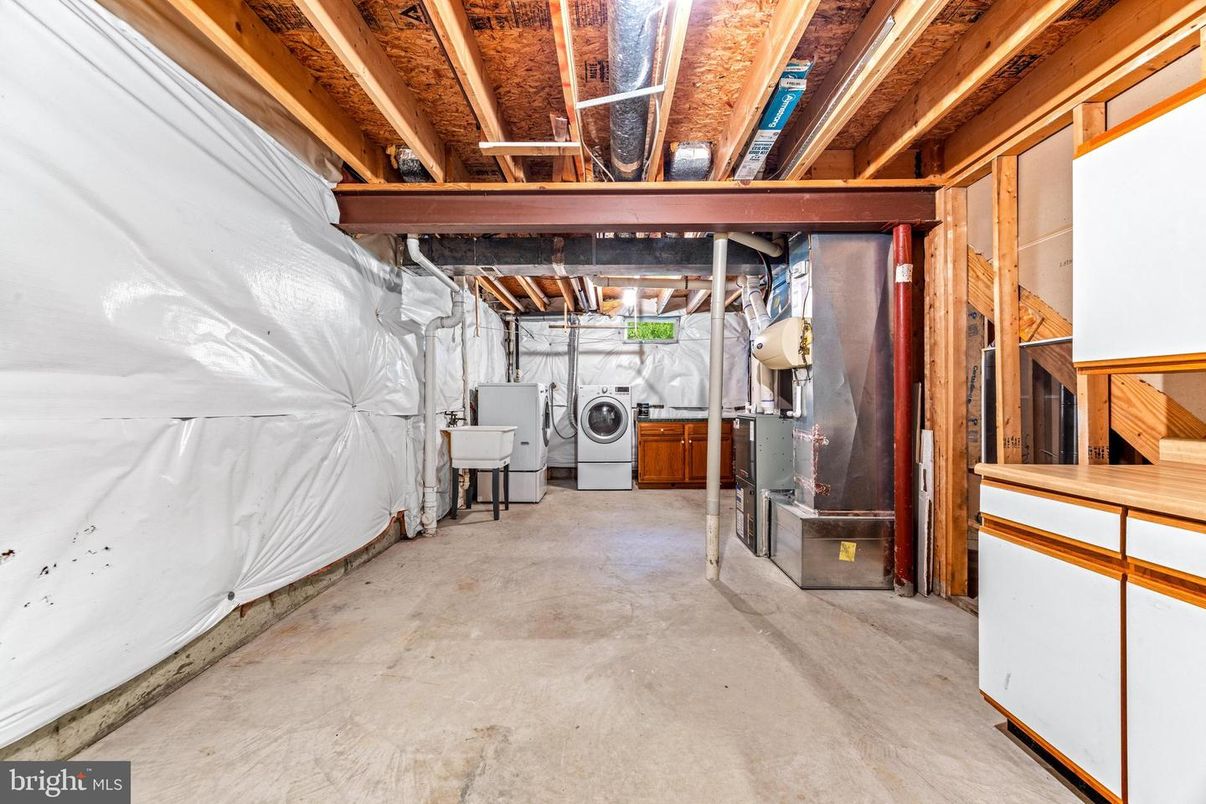 Interior, Washer, Wooden Beams, Wooden Ceilings
