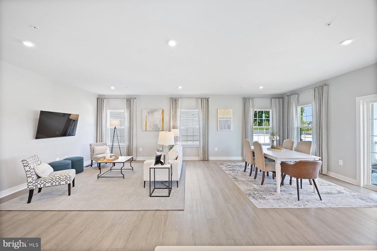 Dining room, Interior, Living room, Recessed Lighting, Wood Texture Flooring