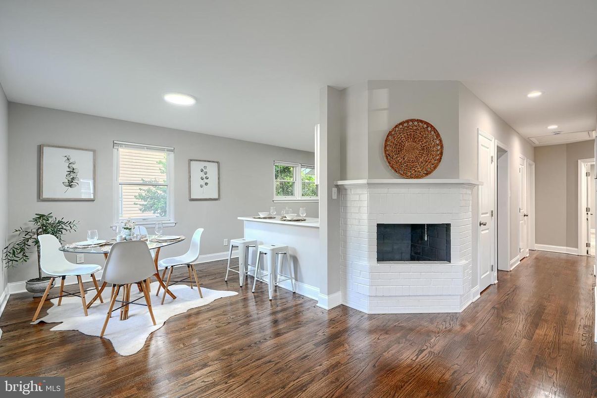 Dining room, Fireplace, Interior, Recessed Lighting, Wood Texture Flooring
