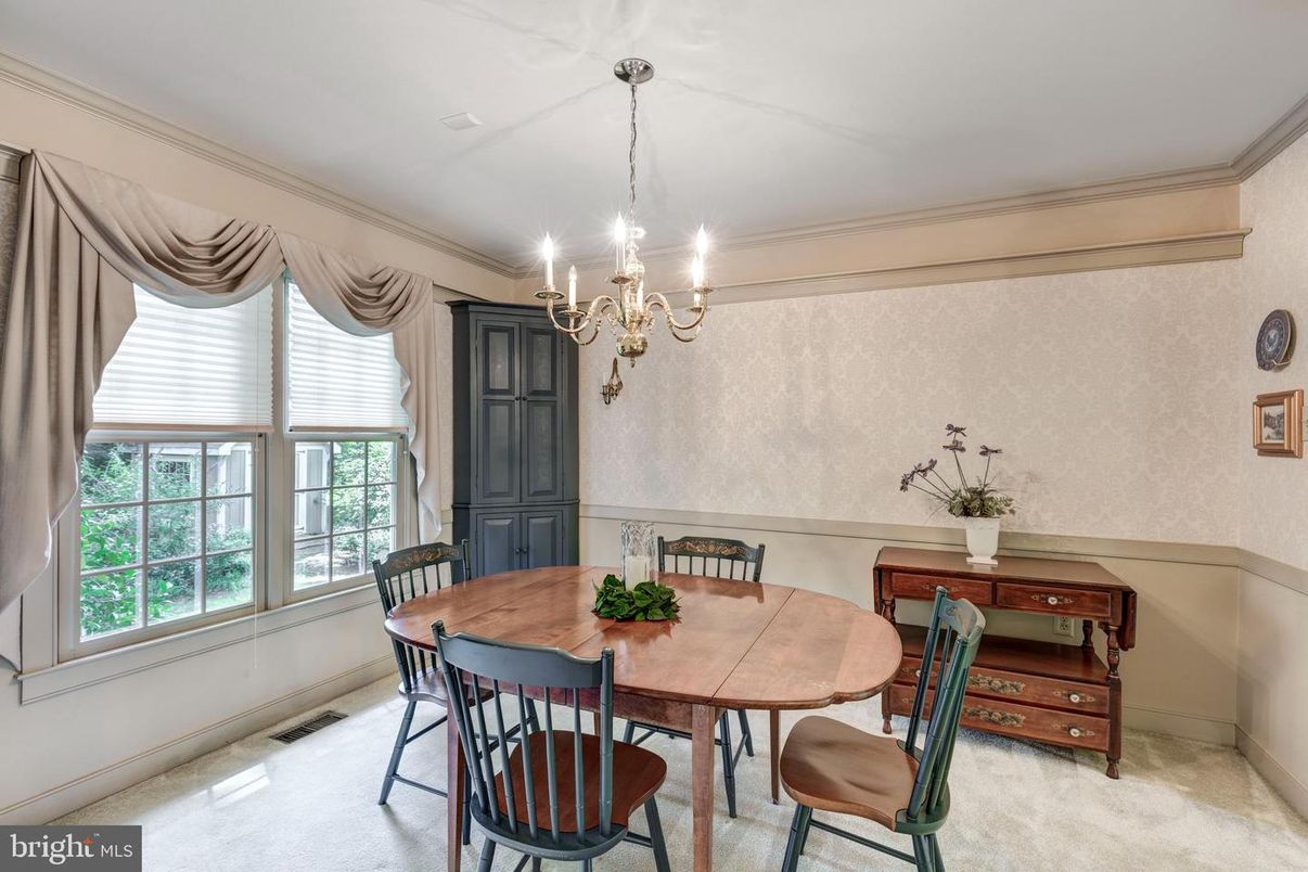 Chandelier, Dining room, Interior