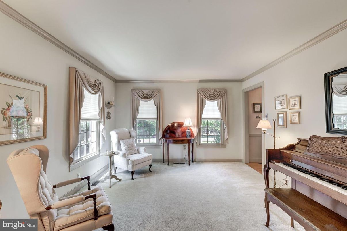 Interior, Living room, Piano