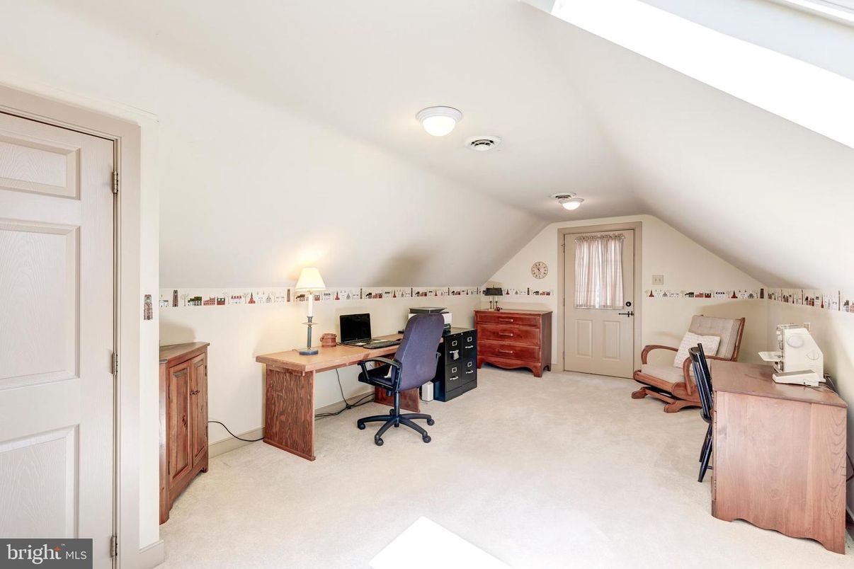 Home Office, Interior
