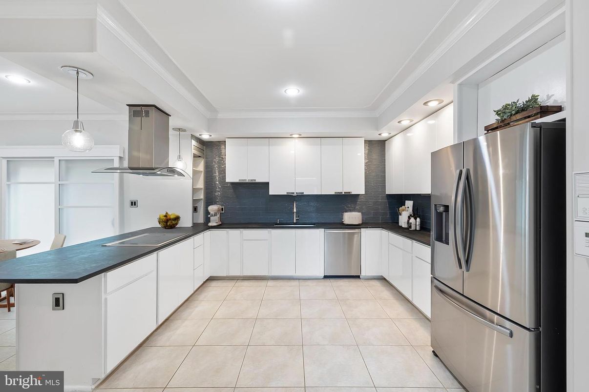 Interior, Kitchen, Pendant Lights, Recessed Lighting, Stainless Steel Appliances