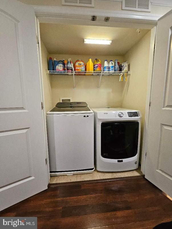Interior, Utility Closets, Washer, Wood Texture Flooring
