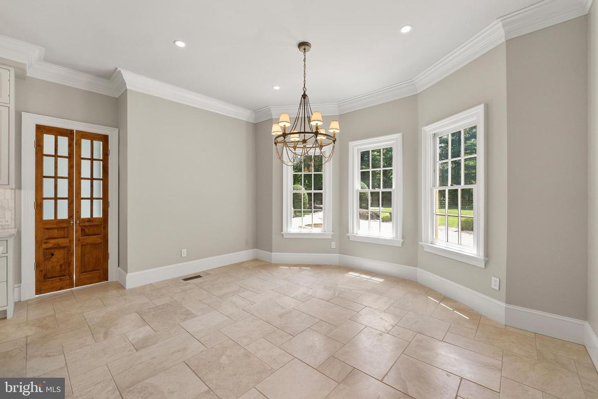 Chandelier, Empty room, Interior, Recessed Lighting