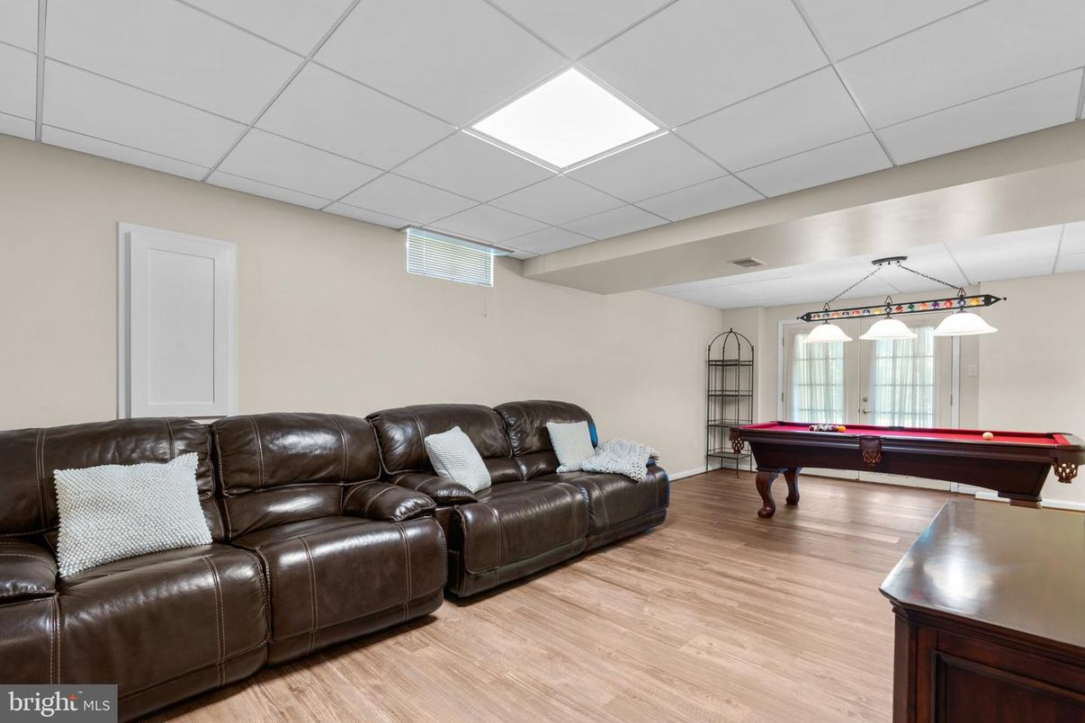 Billiard Table, Game Room, Interior, Living room, Pendant Lights, Wood Texture Flooring