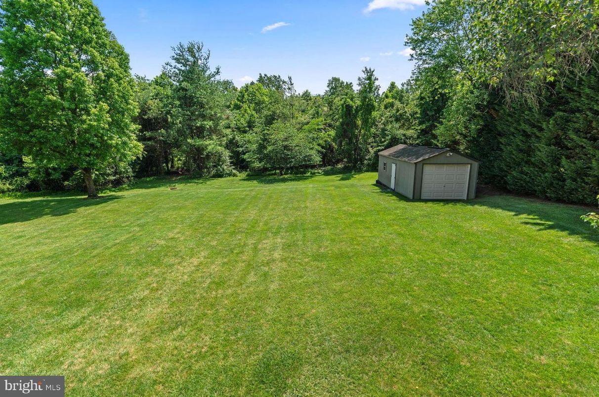 Backyard, Detached Garage, Exterior