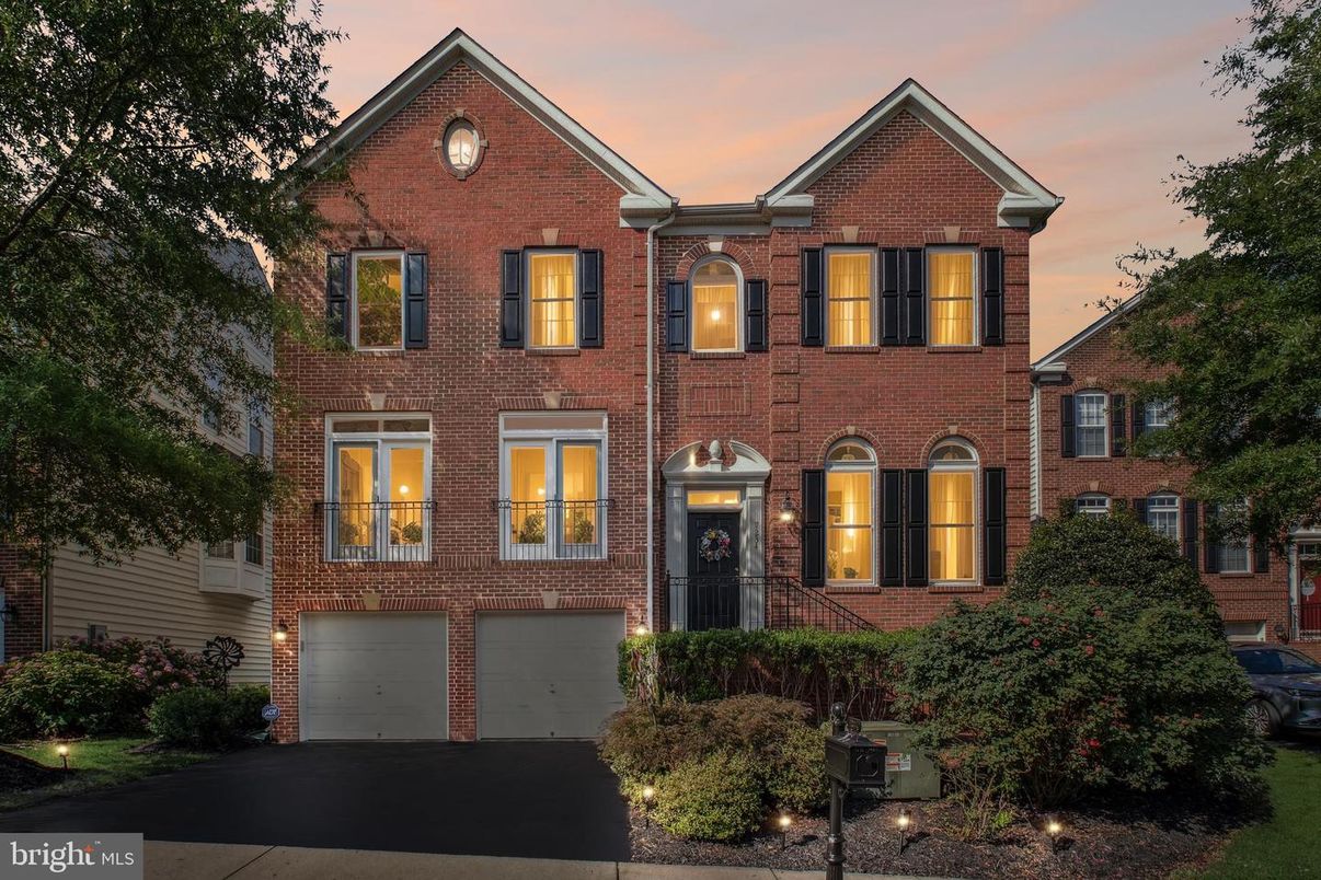 Attached, Exterior, Facade, Brick Facade, Brick Traditional