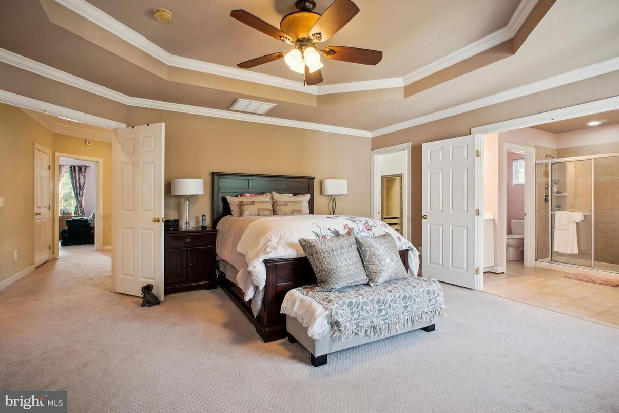Bathroom, Bedroom, Glass Shower, Interior, Recessed Lighting