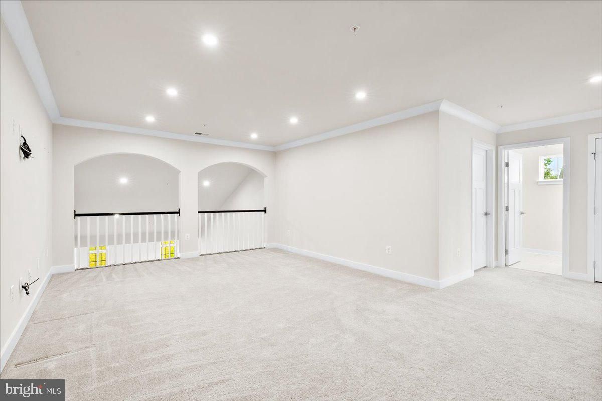 Empty room, Interior, Recessed Lighting