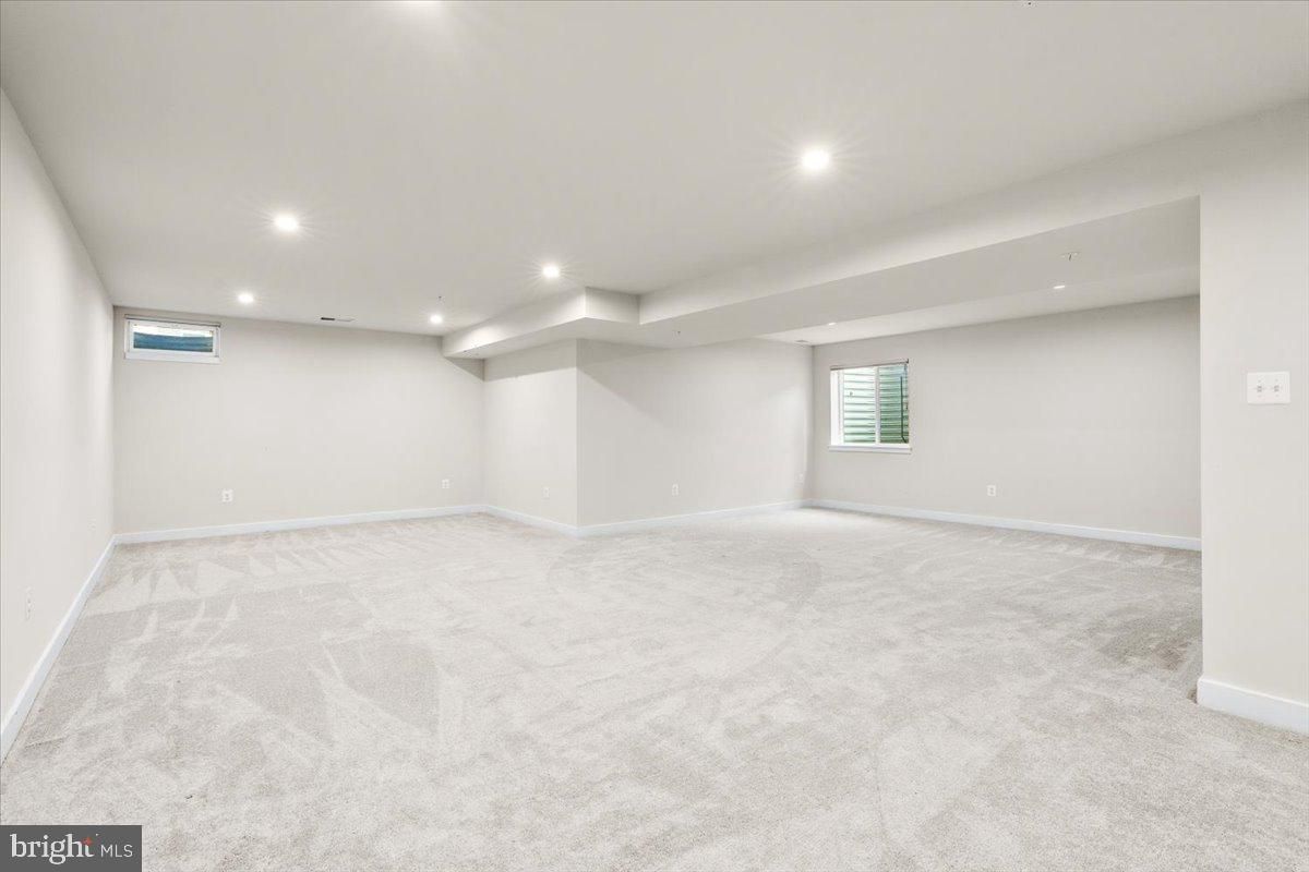 Empty room, Interior, Recessed Lighting