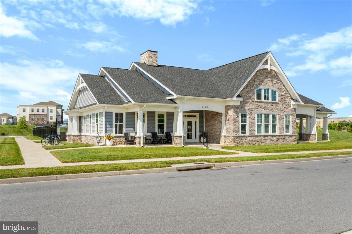 Exterior, Facade, Brick Facade, Farmhouse
