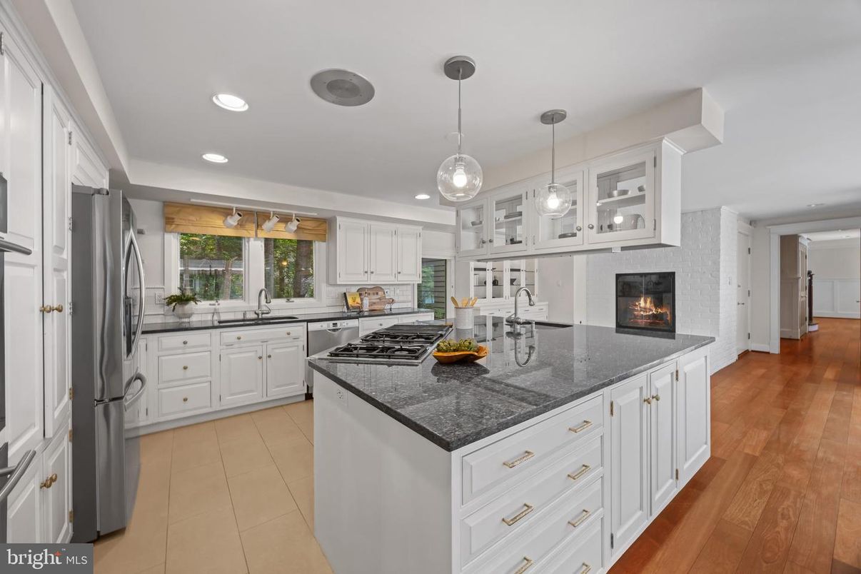 Fireplace, Interior, Kitchen, Pendant Lights, Recessed Lighting, Stainless Steel Appliances, Wood Texture Flooring