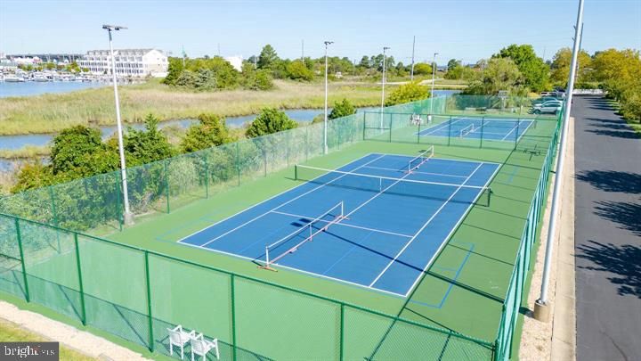 Exterior, Tennis Courts