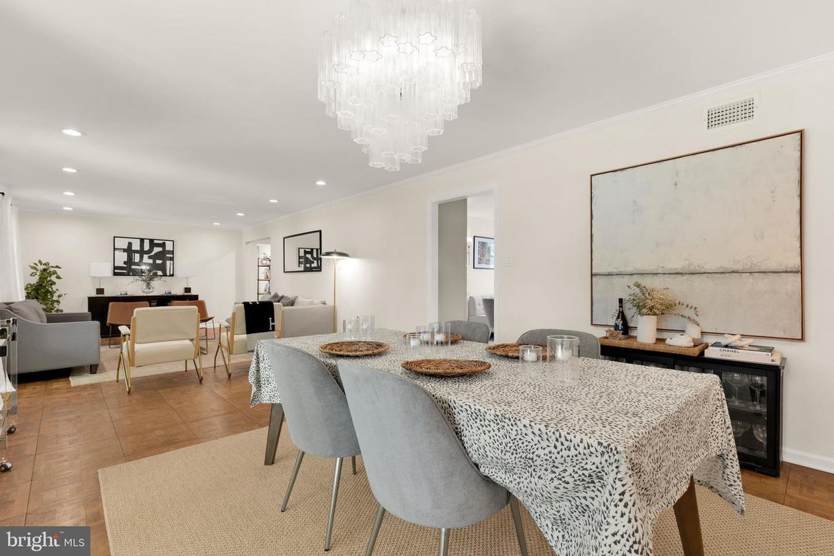 Chandelier, Dining room, Interior, Living room, Recessed Lighting, Wood Texture Flooring