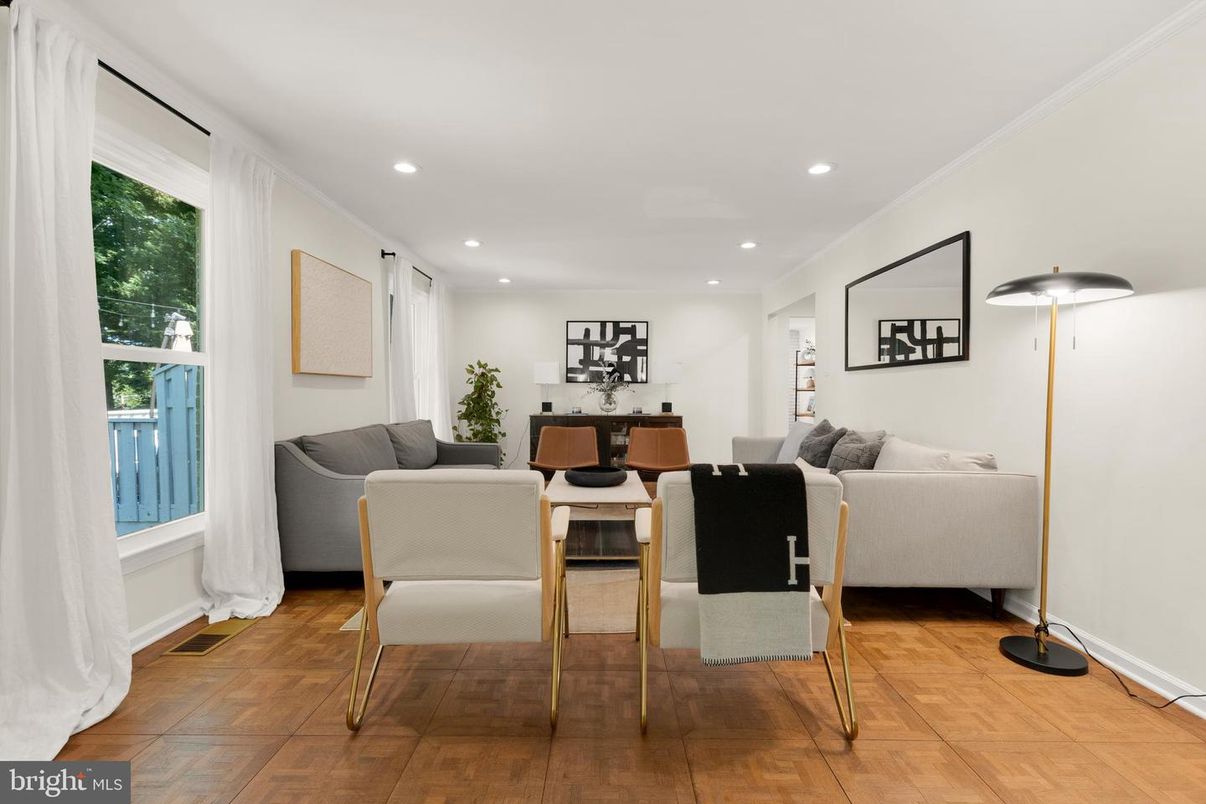 Dining room, Interior, Living room, Recessed Lighting, Wood Texture Flooring