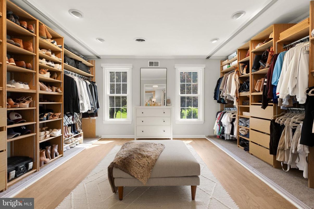 Interior, Recessed Lighting, Walk-in Closets, Wood Texture Flooring