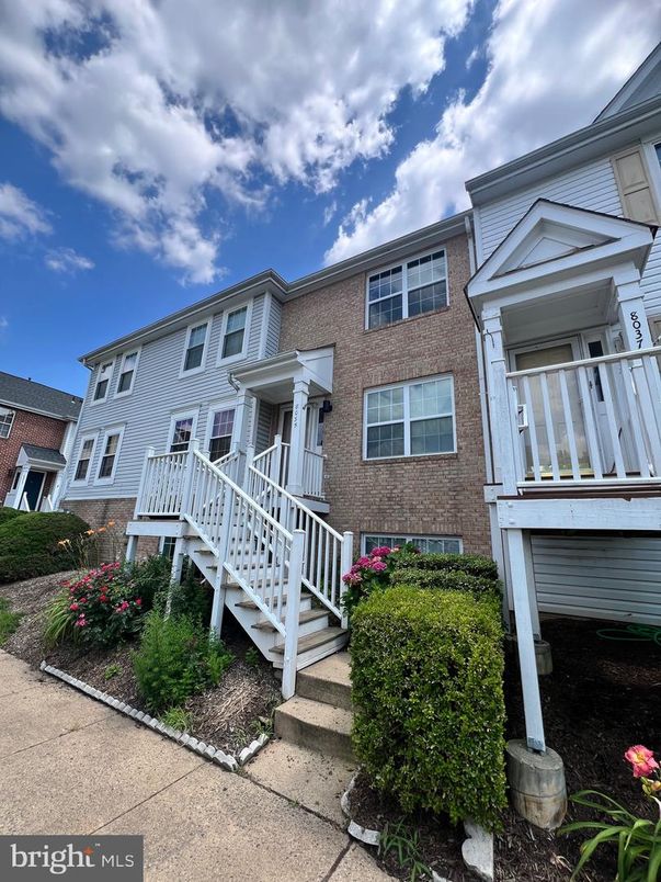 Exterior, Facade, Brick Facade, Rowhouse