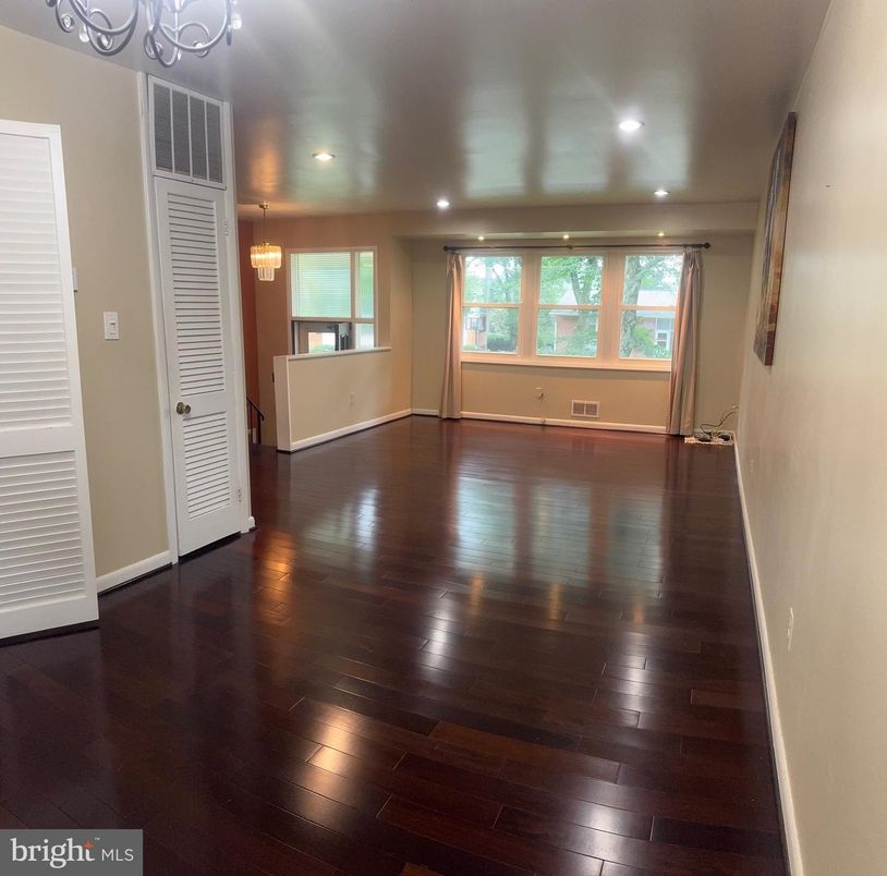 Chandelier, Empty room, Interior, Recessed Lighting, Wood Texture Flooring