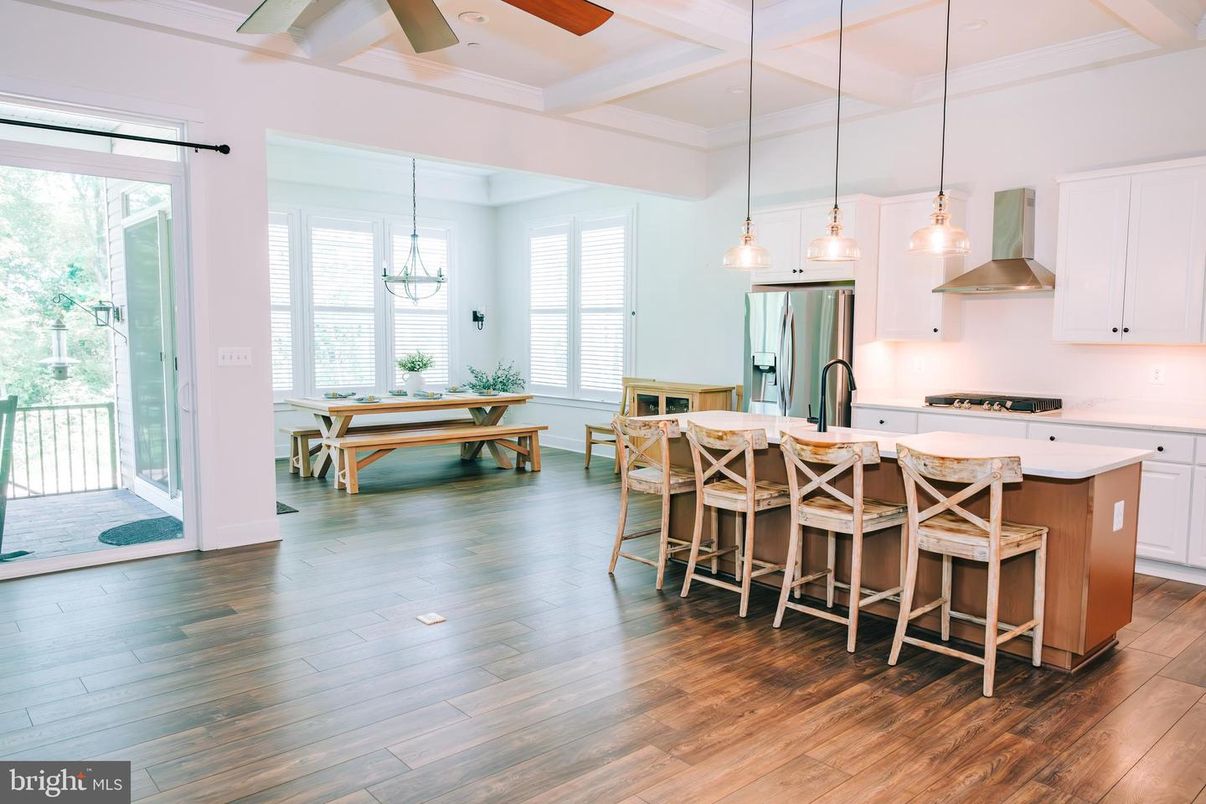 Dining room, Interior, Kitchen, Pendant Lights, Wood Texture Flooring