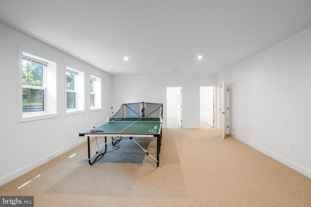 Game Room, Interior, Recessed Lighting