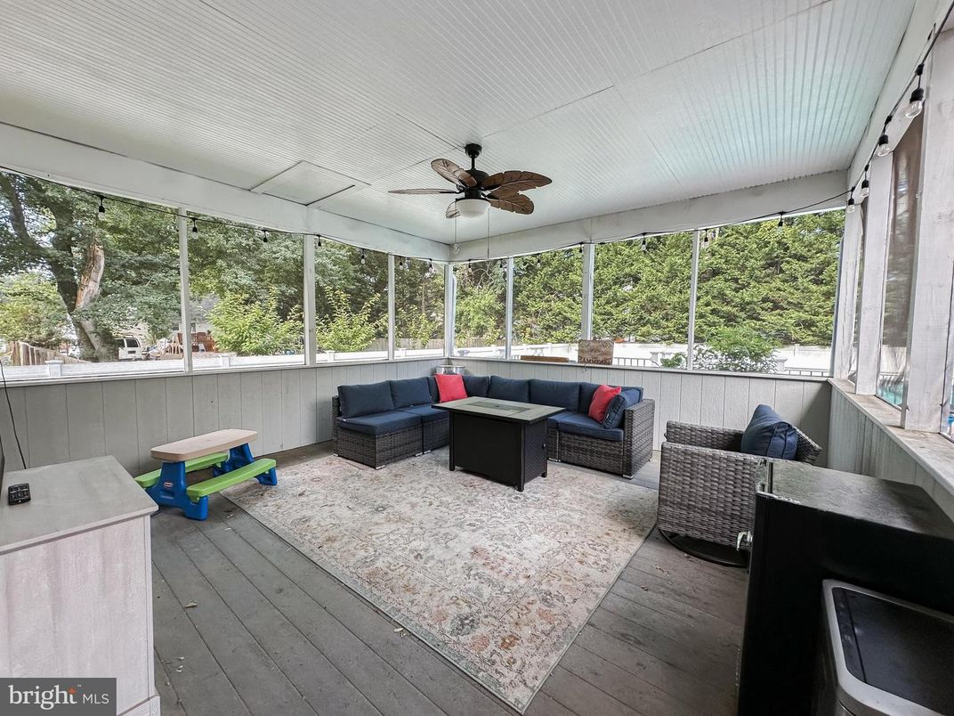 Interior, Living room, Sun Room, Wood Texture Flooring