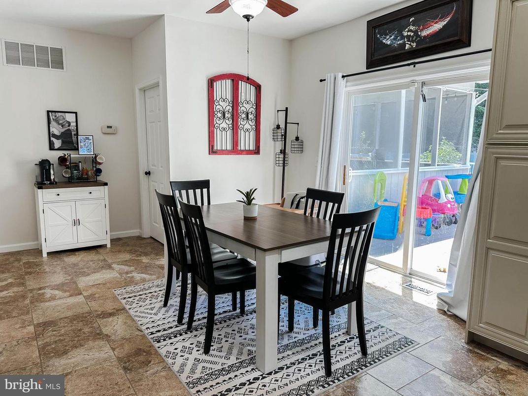 Dining room, Interior