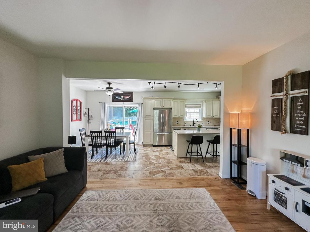 Dining room, Interior, Kitchen, Living room, Stainless Steel Appliances, Wood Texture Flooring