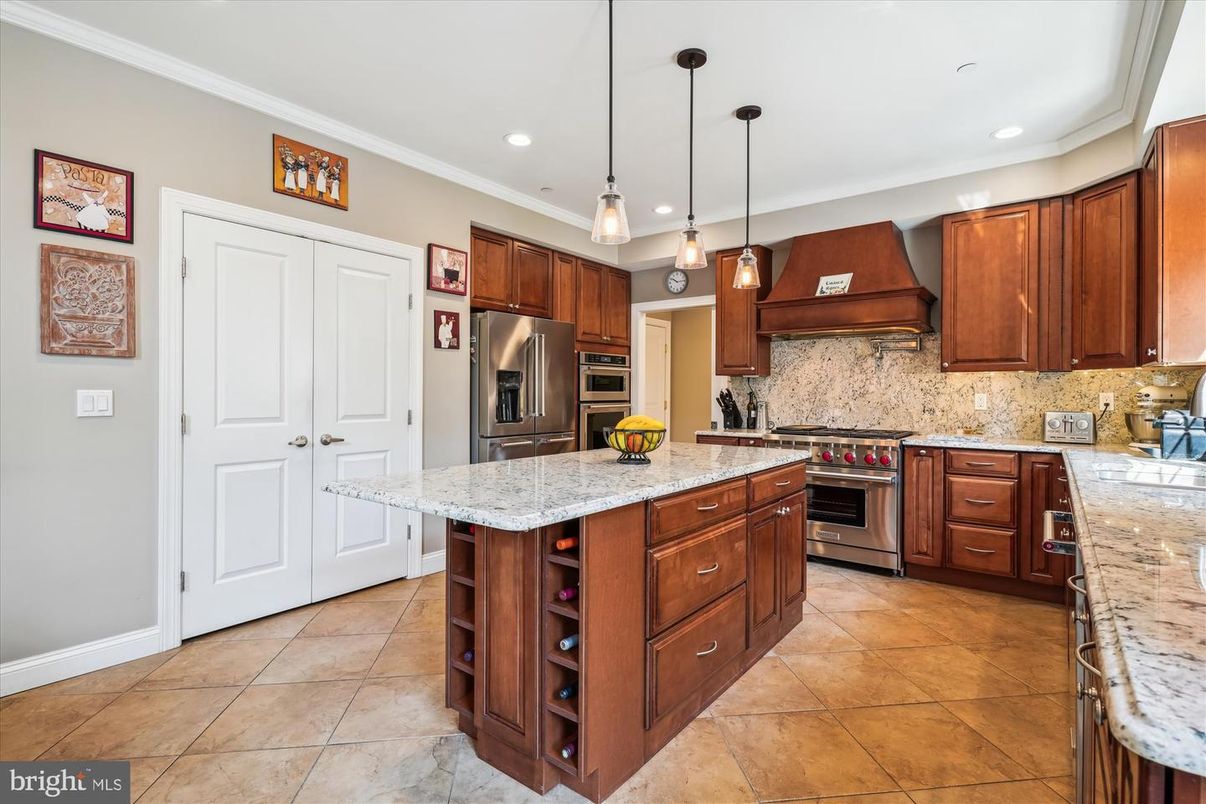 Interior, Kitchen, Pendant Lights, Recessed Lighting, Stainless Steel Appliances