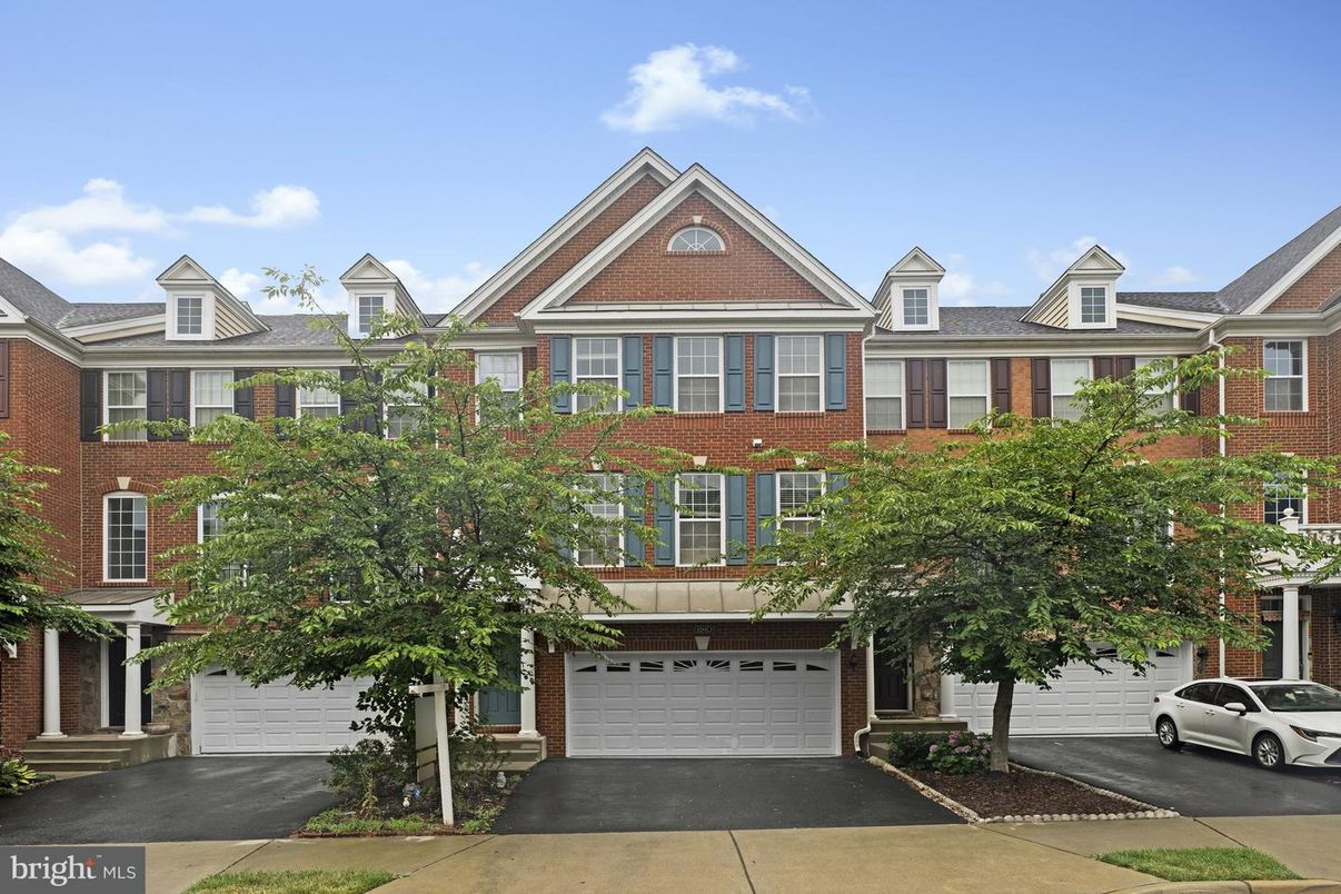 Attached, Exterior, Facade, Brick Facade, Rowhouse