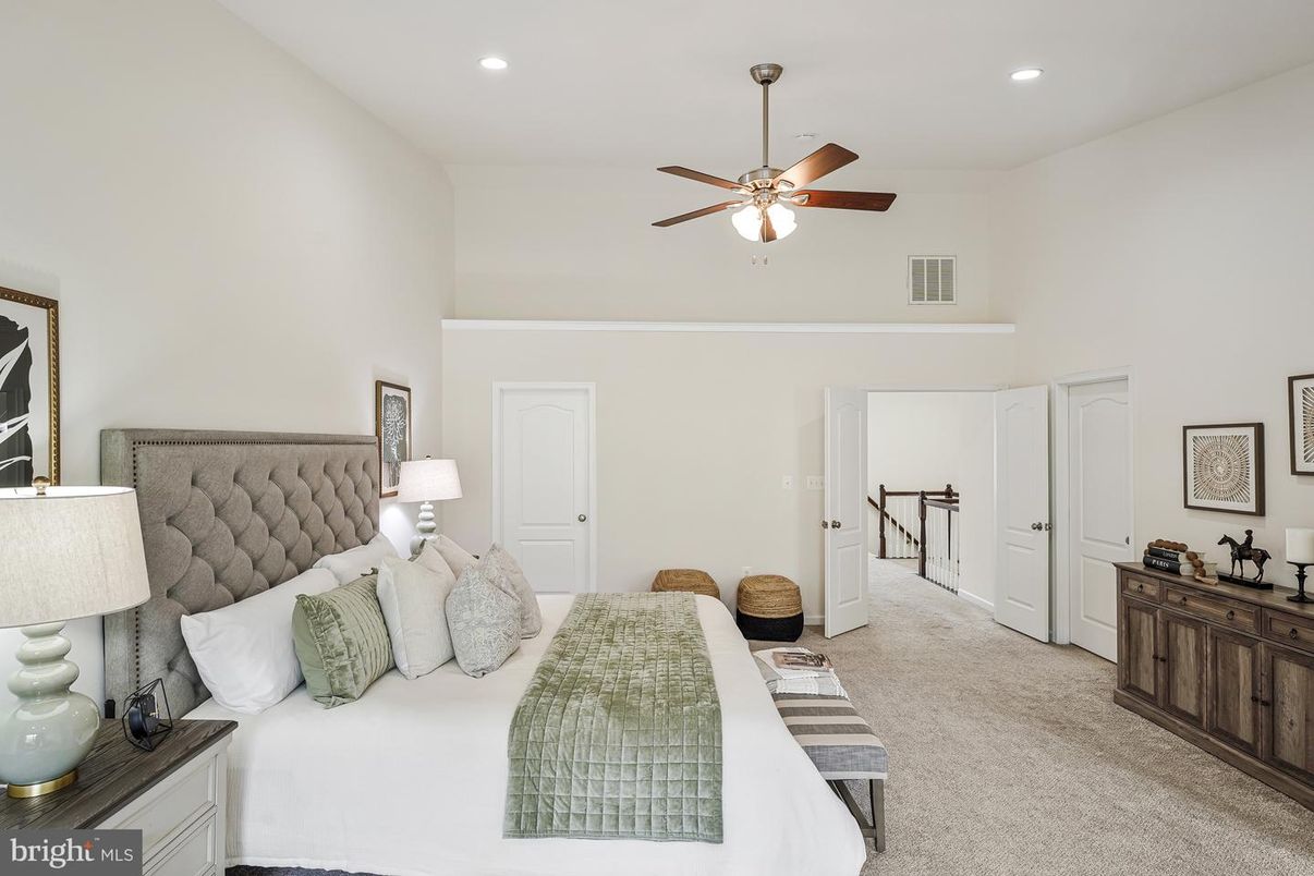Bedroom, Interior, Recessed Lighting