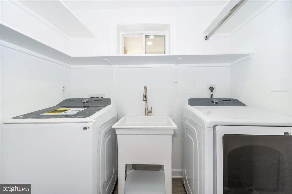 Interior, Washer