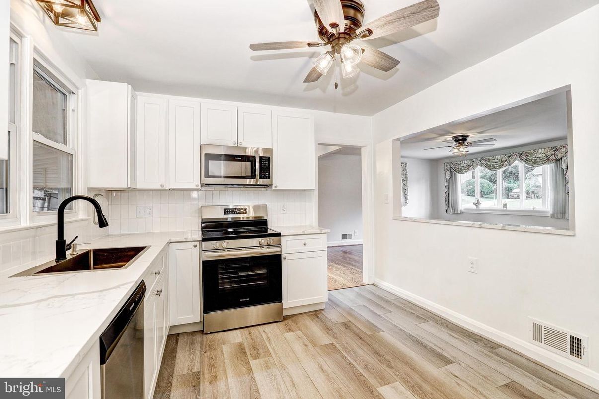 Interior, Kitchen, Stainless Steel Appliances, Wood Texture Flooring