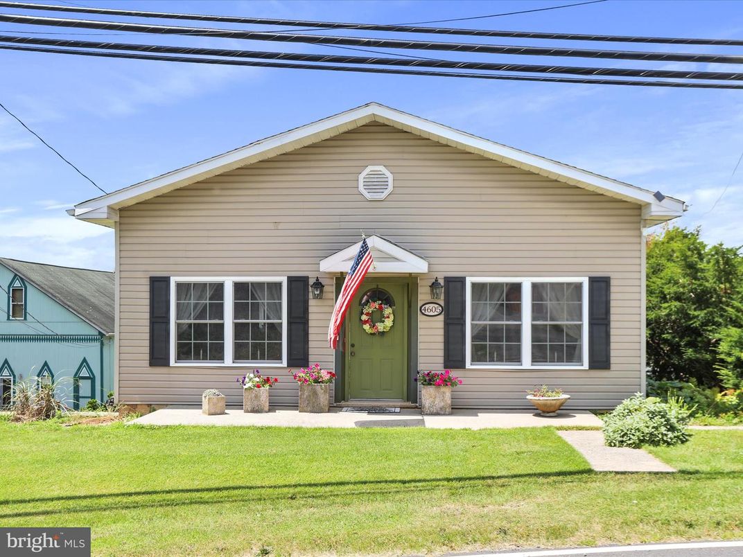 Exterior, Facade, American Craftsman