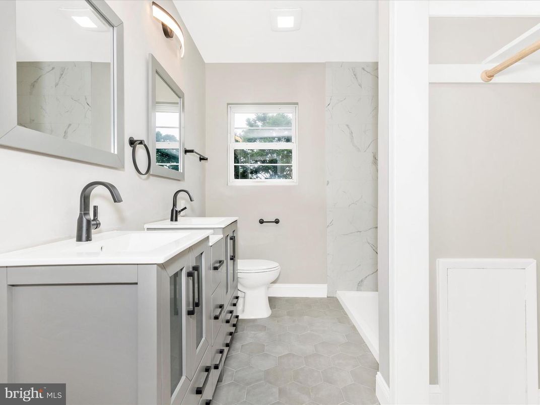 Bathroom, Dual Sink Vanities, Interior, Marble Walls, Recessed Lighting