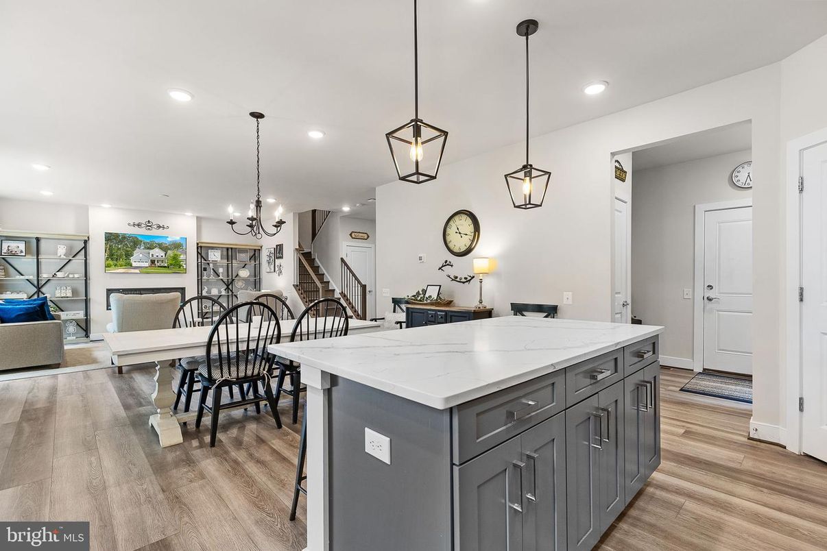 Dining room, Interior, Kitchen, Pendant Lights, Recessed Lighting, Wood Texture Flooring