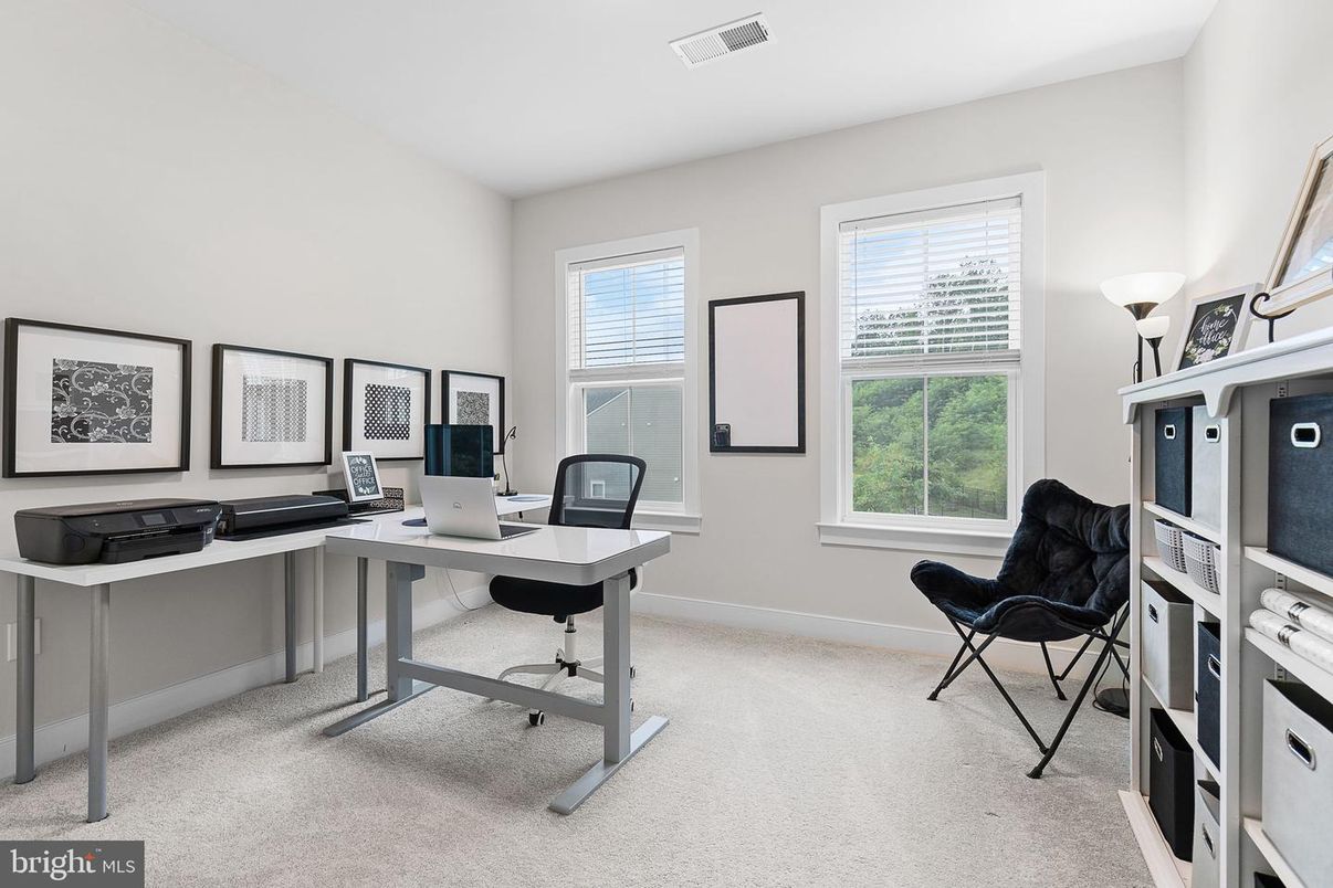 Home Office, Interior