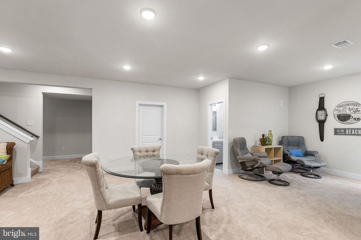 Dining room, Interior, Recessed Lighting
