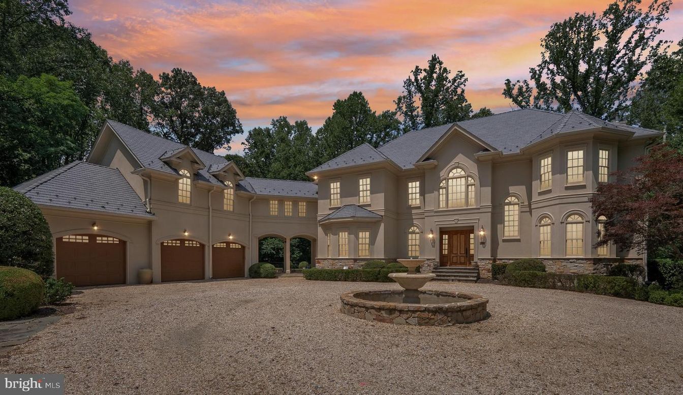 Attached, Backyard, Exterior, Facade, French Provincial