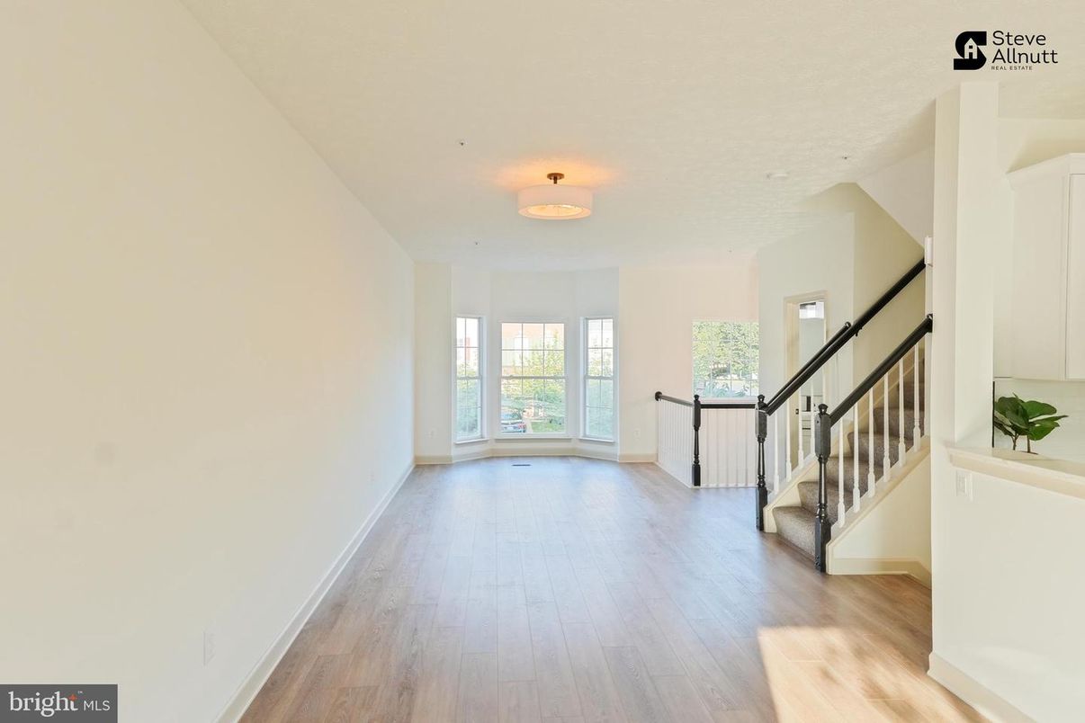 Chandelier, Interior, Wood Texture Flooring