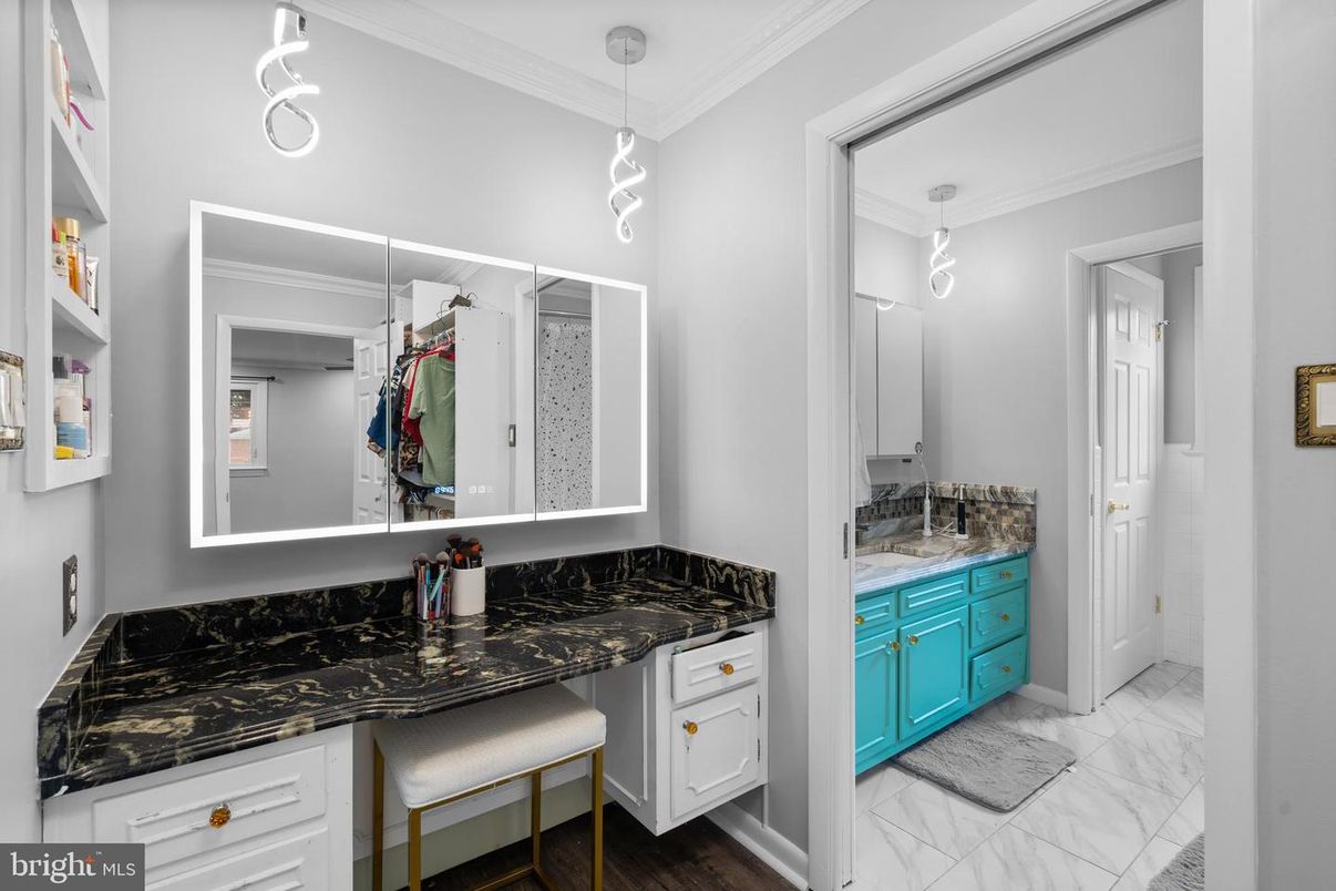 Bathroom, Interior, Marble, Pendant Lights