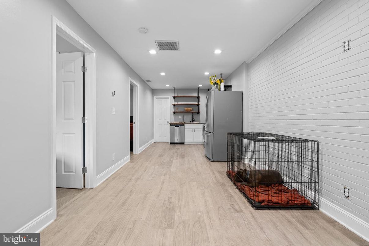 Interior, Recessed Lighting, Wood Texture Flooring