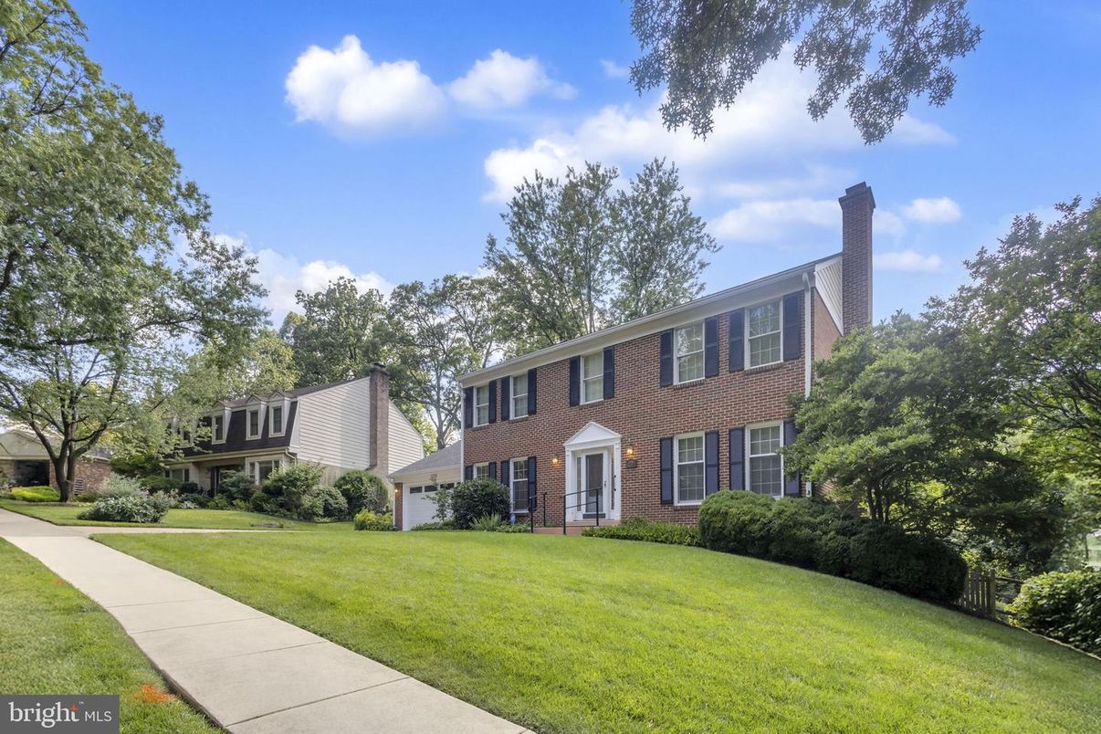 Backyard, Exterior, Facade, Brick Facade, Georgian