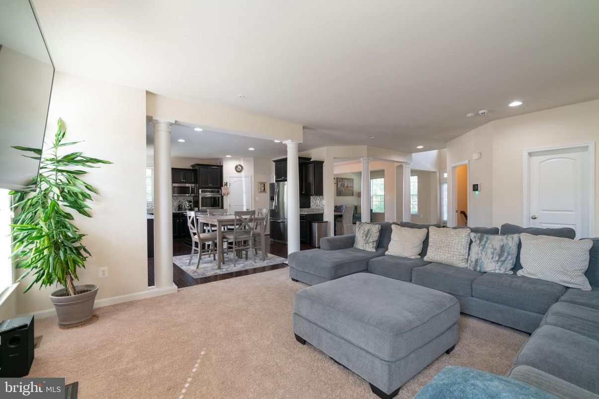 Dining room, Interior, Kitchen, Living room, Recessed Lighting